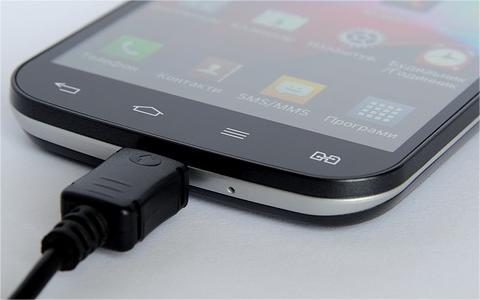 中國共享充電寶行業(yè)發(fā)展挑戰(zhàn)分析及趨勢預(yù)測