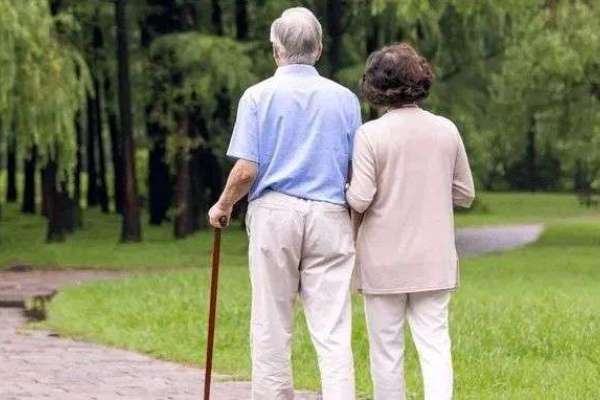 《上海市人民政府關(guān)于完善老年綜合津貼制度的通知》解讀