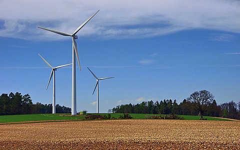 工信部等七部門：加快廢舊風(fēng)力發(fā)電機(jī)組葉片等新型固廢綜合利用技術(shù)研發(fā)及產(chǎn)業(yè)化應(yīng)用