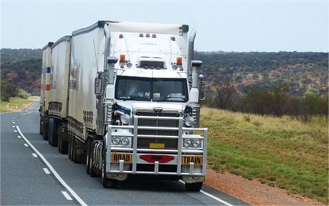 研究報告：中國半掛牽引車市場分析 大型制造商占據(jù)多數(shù)市場份額