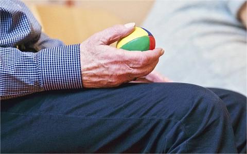 [全面調(diào)研]中國(guó)養(yǎng)老護(hù)理市場(chǎng)分析報(bào)告 2023年老年人口數(shù)量占比達(dá)到15.4%